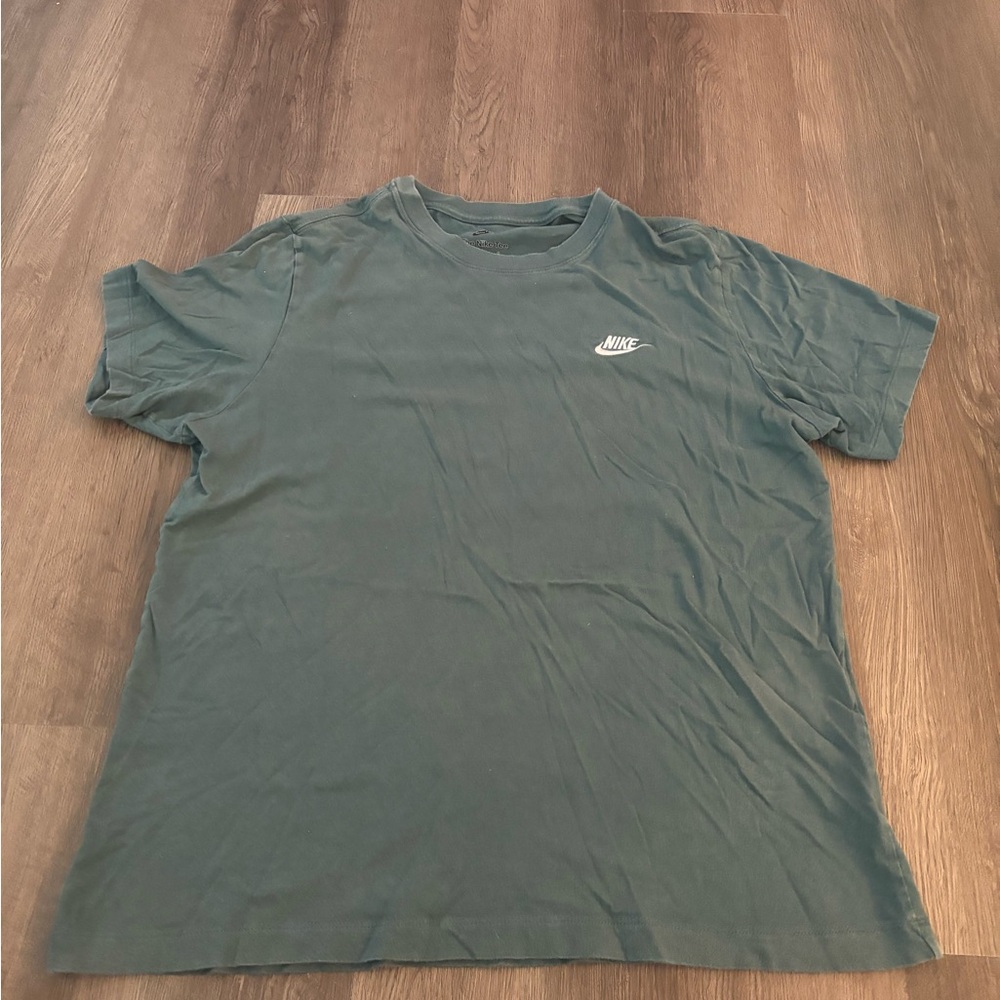 Nike Men's Dark Green Short Sleeve Tee